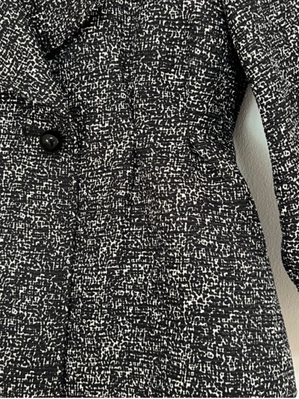 Yves Saint Laurent Black & White Tweed Double-Breasted Blazer - Picture 3 of 10